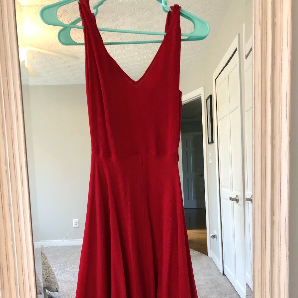 Red Dress - Picture 4 of 4